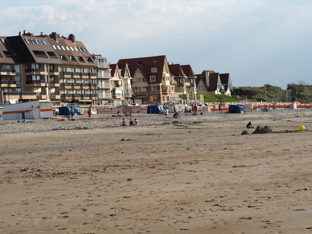 Appartement Sur La Digue - De Haan - Le Coq - Silver Beach D2 Esterno foto