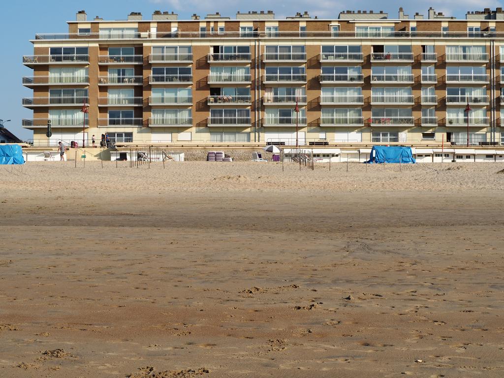 Appartement Sur La Digue - De Haan - Le Coq - Silver Beach D2 Esterno foto
